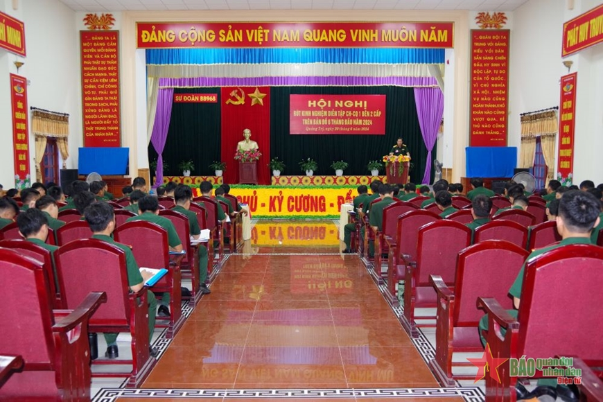 Sư đoàn 968 (Quân khu 4) diễn tập chỉ huy - cơ quan 1 bên 2 cấp trên bản đồ